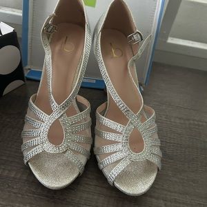 Bakers Silver Heels Size 7.5